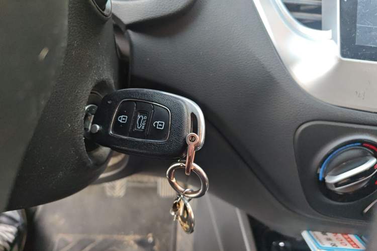 Used Hyundai Verna (new generation) 2016 1.4L Manual Cool Edition GLS
