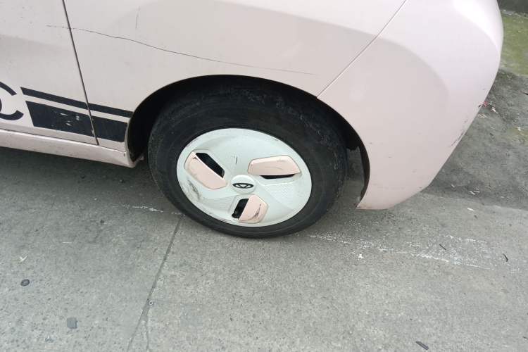 Used Chery QQ Ice Cream 2024 170km Sundae Right Front Wheel Hub