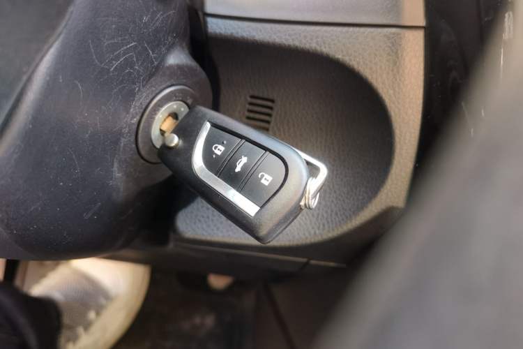 Used Toyota Corolla 2017 Revised Version 1.2T S-CVT GL Vehicle Key