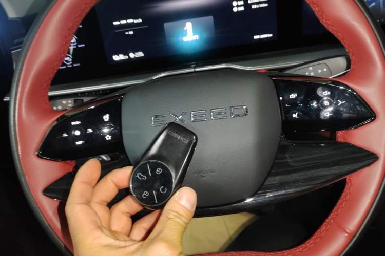 Used EXEED Stellar C-DM 2024 1.5T Long-Range Pro
