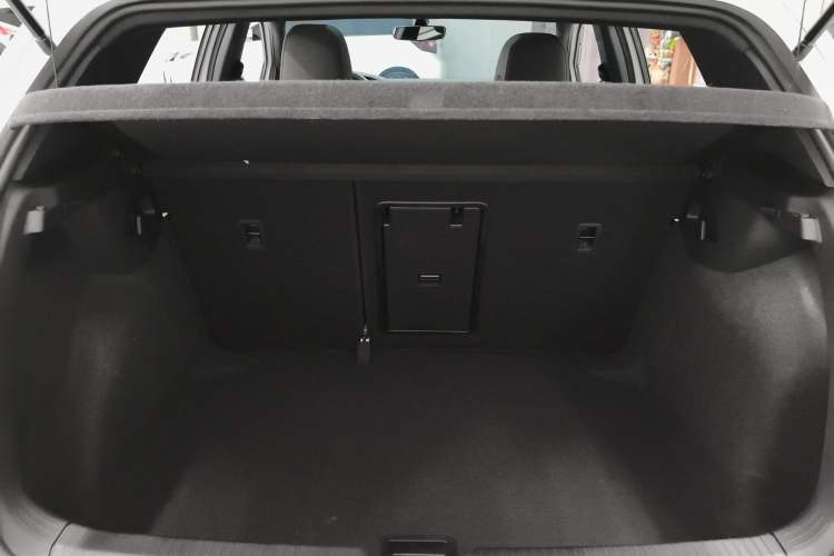 Used Volkswagen Golf 2023 Facelift 280TSI DSG R-Line Lite Trunk