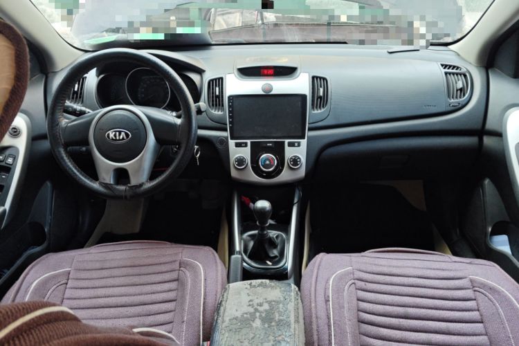 Used Kia Forte 2014 1.6L MT GL Center Console