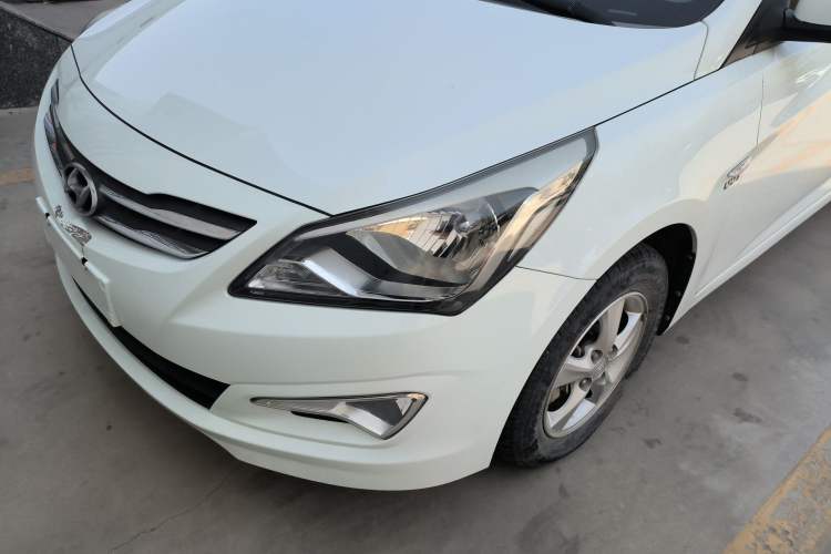 Used Hyundai Verna (older generation) 2016 1.4L Manual Smart GLS Trim Left Front Headlight