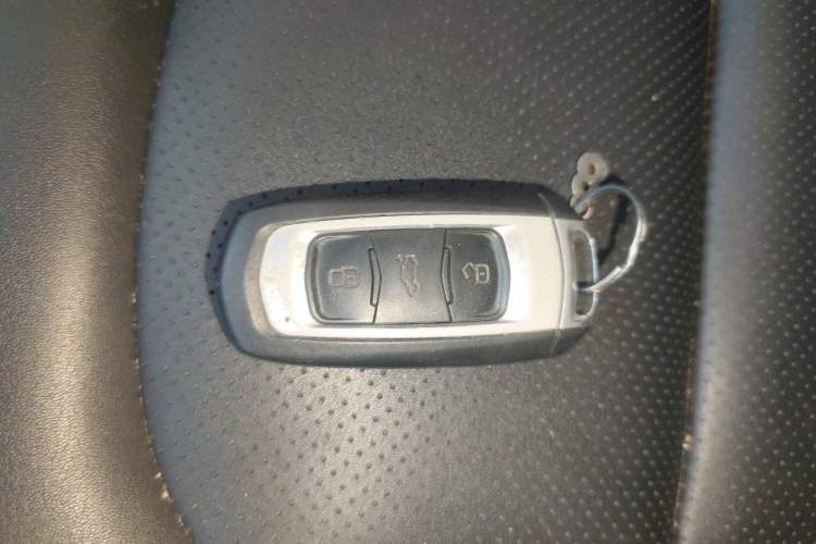 Used Geely Auto Emgrand GL 2017 1.8L Manual Elite Model Vehicle Key