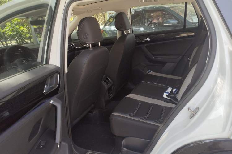 Used Volkswagen Tayron GTE Plug-in Hybrid 2020 1.4T Luxury Model Left Rear Seat