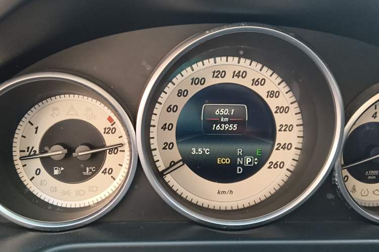 Used Mercedes-Benz E-Class 2015 E 260 L Sport & Fashion Model
