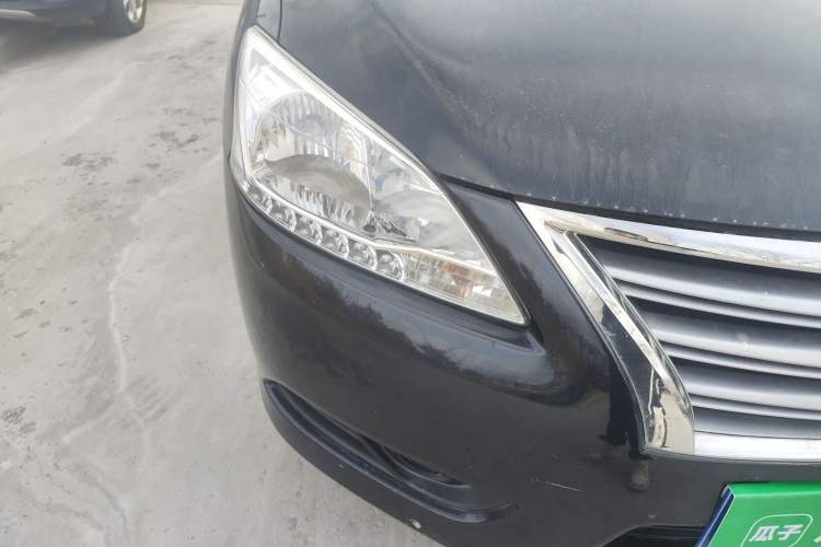 Used Nissan Sylphy 2012 1.6 XL Manual Luxury Edition Right Front Headlight