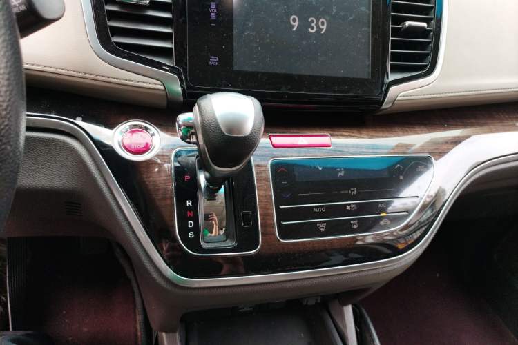 Used Honda Odyssey 2017 2.4L Luxury Edition Audio And AC Panel