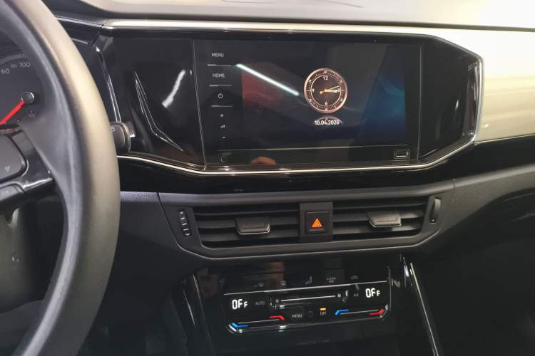 Used Volkswagen Tayron 2020 330TSI Two-Wheel Drive Luxury Smart Connectivity Version Audio And AC Panel