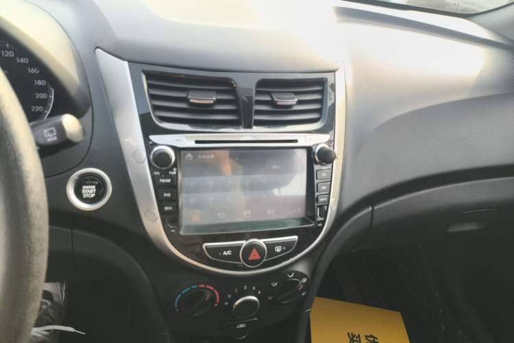 Used Hyundai Verna Ray 2014 1.6L Automatic TOP