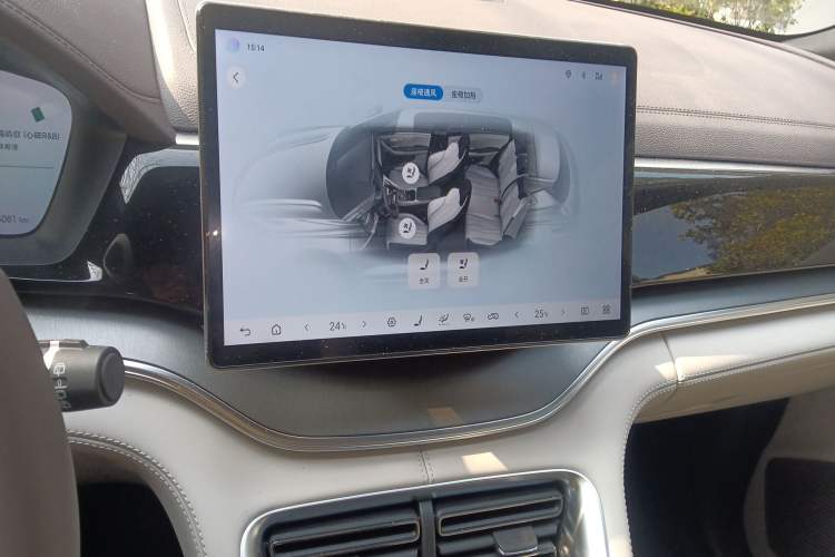 Used BYD Song PLUS New Energy 2025 DM-i 112KM Prestige Model Audio And AC Panel