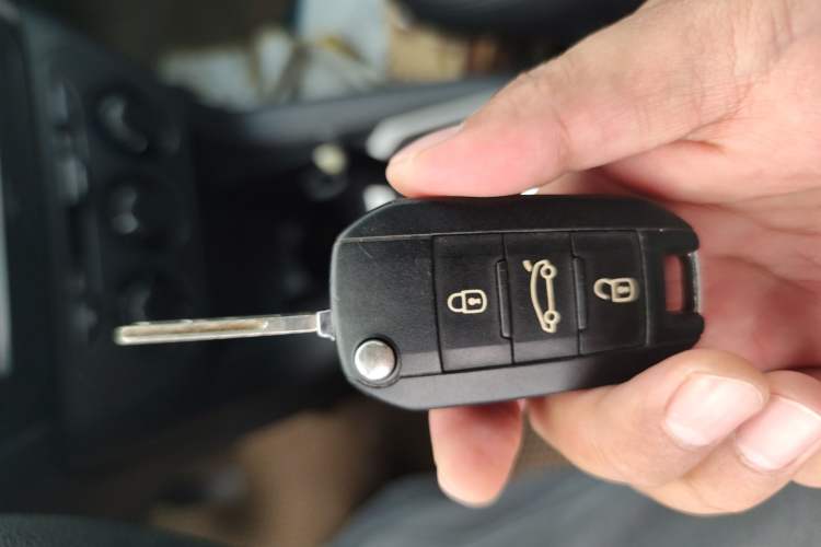 Used Peugeot 301 2014 1.6L Automatic Comfort Edition
