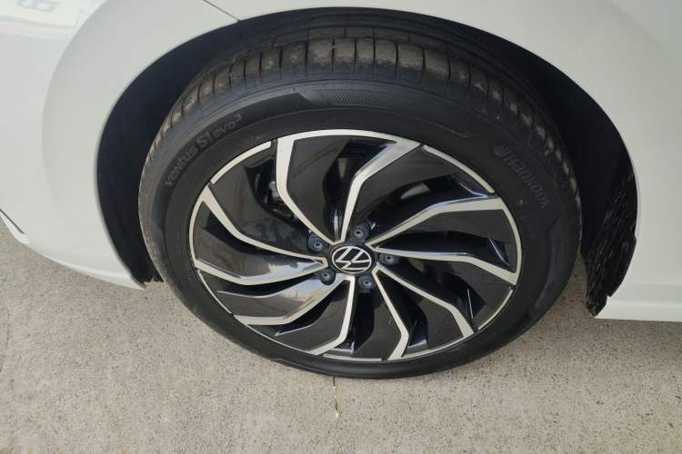 Used Volkswagen Golf 2021 280TSI DSG Pro Left Front Wheel Hub