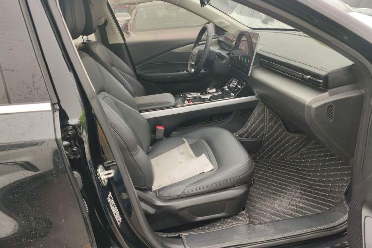 Used Wuling Xingguang 2024 Co-Creation Edition 510 Advanced Model
