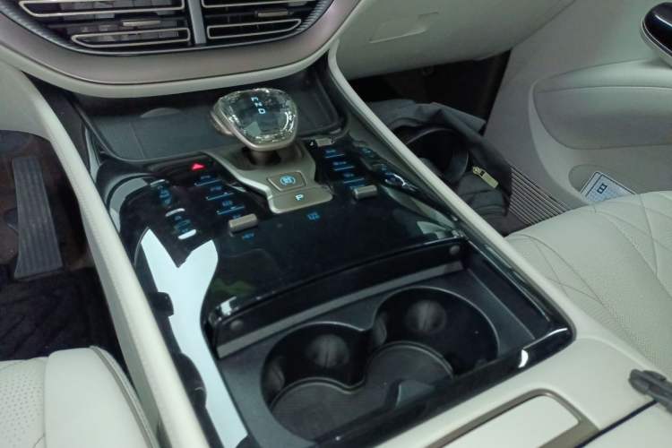 Used Denza D9 2022 DM-i 970 Four-Wheel Drive Flagship Model