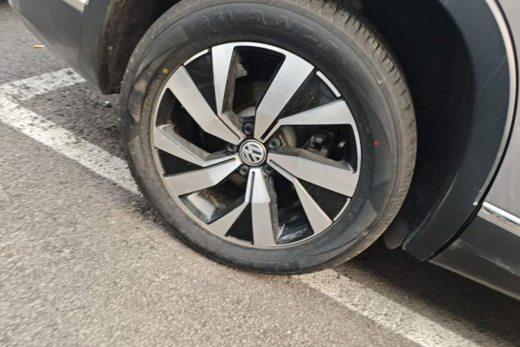 Used Volkswagen Tayron 2020 330TSI Two-Wheel Drive Luxury Smart Connectivity Version