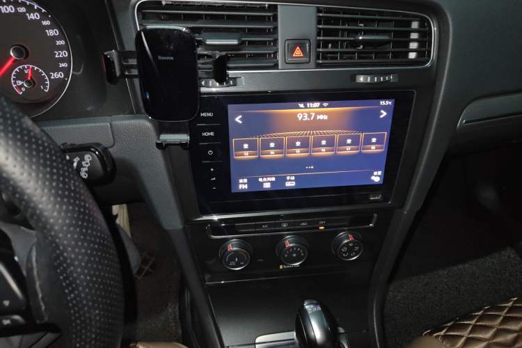 Used Volkswagen Golf 2020 Zhiai Edition 280TSI DSG Comfort Model Audio And AC Panel