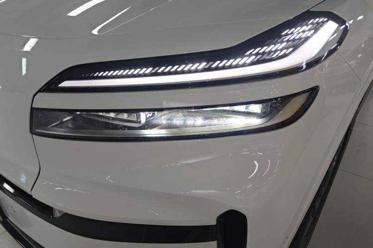 Used ONVO Luxeed L90 2025 Model—Pro Six-Seater Version