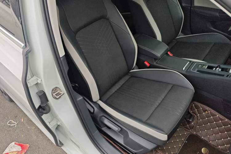 Used Volkswagen Golf 2023 Facelift 280TSI DSG Pro Right Front Seat