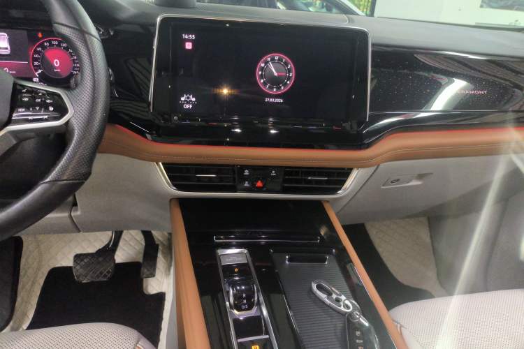 Used Volkswagen Teramont 2022 530 V6 Four-Wheel Drive Prestige Luxury Edition Audio And AC Panel