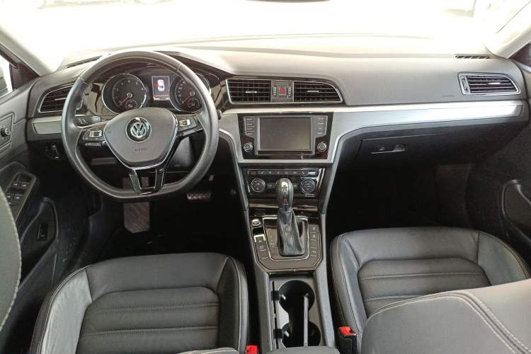 Used Volkswagen Lamando 2017 280TSI DSG Luxury Edition
