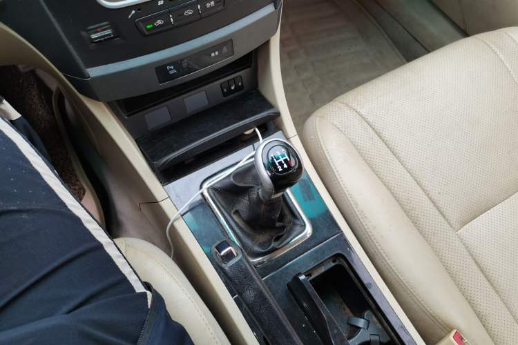 Used BYD G6 2013 2.0L Manual Luxury Version