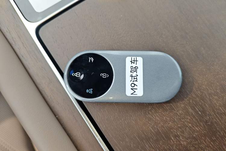 Used Hima AITO M9 2025 Extended-Range Ultra Version 52 kWh 6-Seater Interior 1