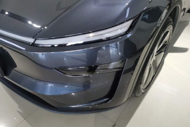 Used Tesla Model Y 2025 Long-Range All-Wheel Drive First Edition