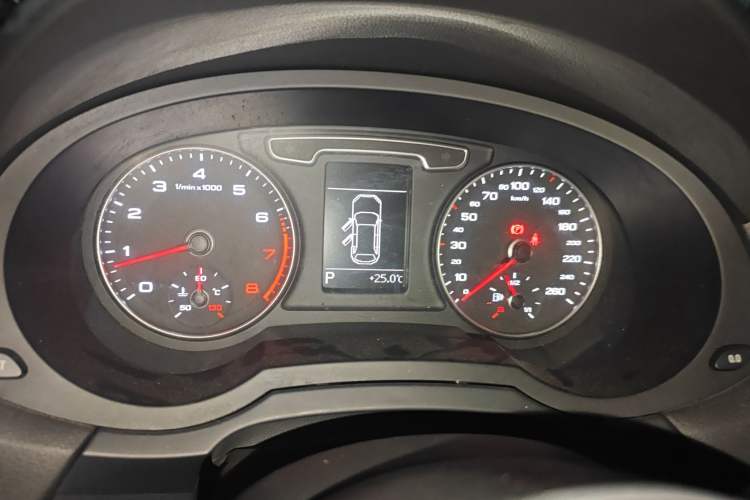 Used Audi Q3 2015 30 TFSI Comfort Model