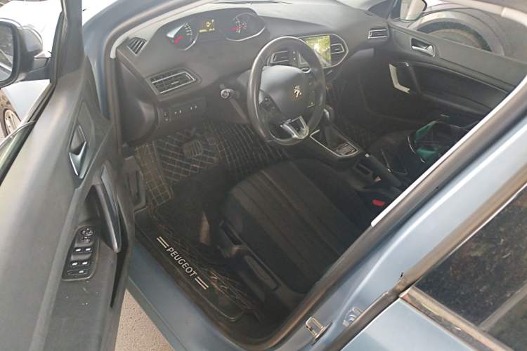 Used Peugeot 308S 2015 1.2T Automatic Jingchi Edition
