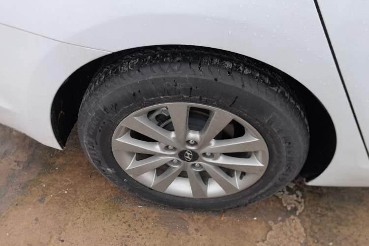 Used Hyundai Mistra 2014 1.8L Automatic Smart GLS
