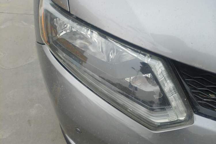 Used Nissan X-Trail 2014 2.5L CVT Leading Edition 4WD
