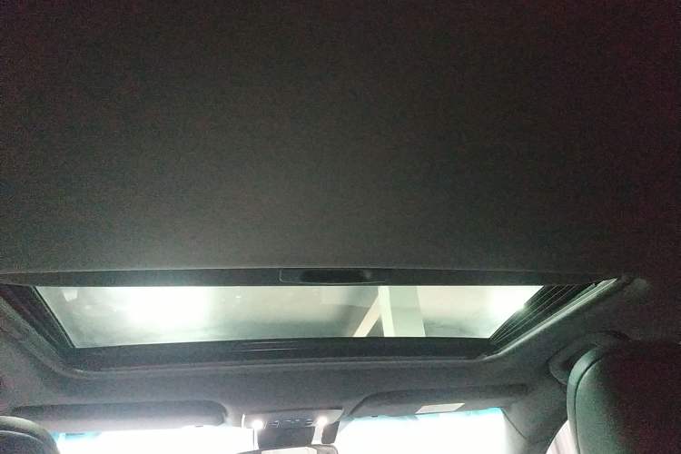 Used Toyota Avalon 2019 Dual-Engine 2.5L Luxury Edition China VI Standard