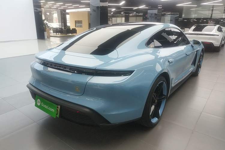 Used Porsche Taycan 2022-Year Updated Taycan