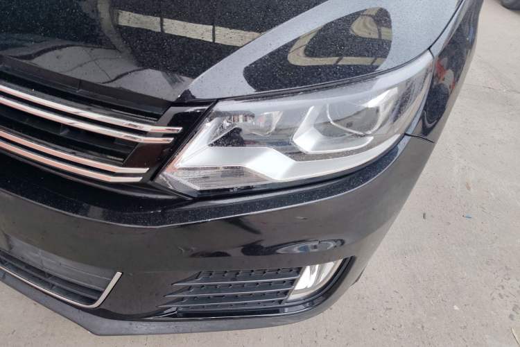 Used Volkswagen Tiguan 2017 300TSI Automatic Two-Wheel Drive Silk Road Comfort Edition Left Front Headlight