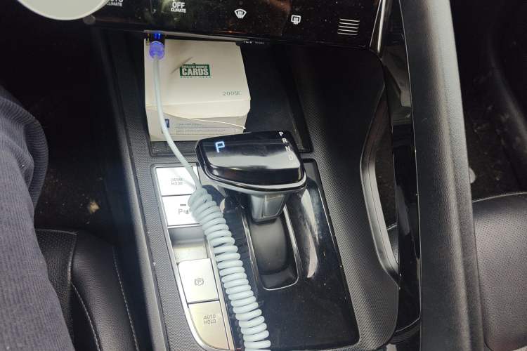 Used Hyundai Elantra 2022 1.5L CVT LUX Prestige Edition Gear Lever