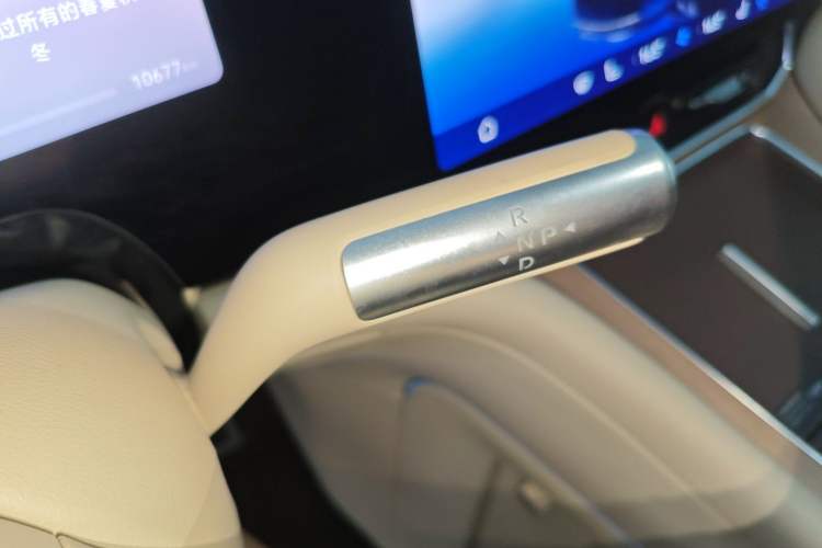 Used Hima AITO M9 2025 Extended-Range Ultra Version 52 kWh 6-Seater
