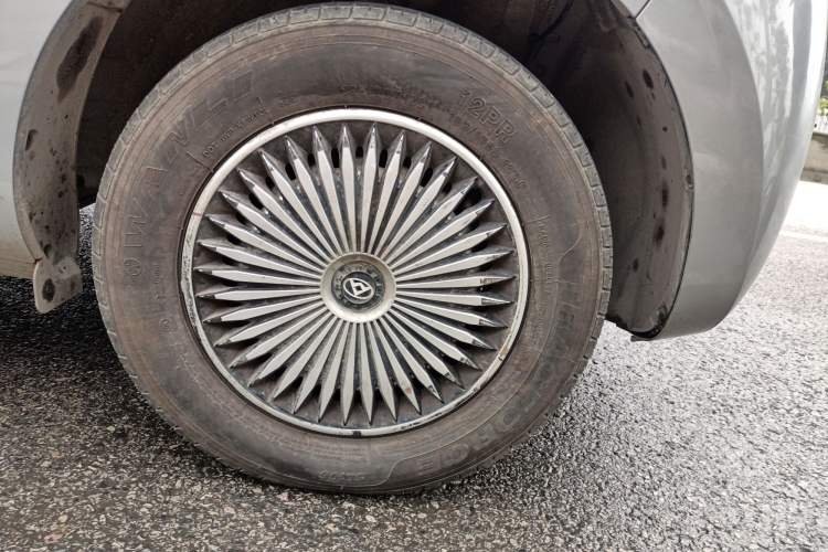 Used SAIC MAXUS Dana V1 2025 V1+ Long Wheelbase Low-Roof Multi-Function Version (62 kWh)
