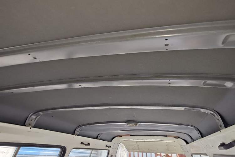 Used Golden Dragon Hiace 1999 2.0L Short-Wheelbase Gasoline Premium Version V19 Headliner