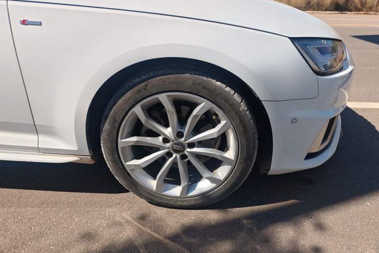 Used Audi A4L 2019 40 TFSI Fashion Version China V
