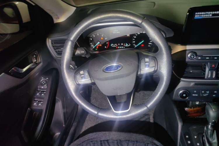 Used Ford Focus 2020 Hatchback 1.5L Automatic Sharp Edition Steering Wheel