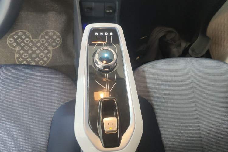 Used CHANGAN OSHAN Benni E-Star 2022 Qingxin Edition Colorful Model Lithium Iron Phosphate Gear Lever