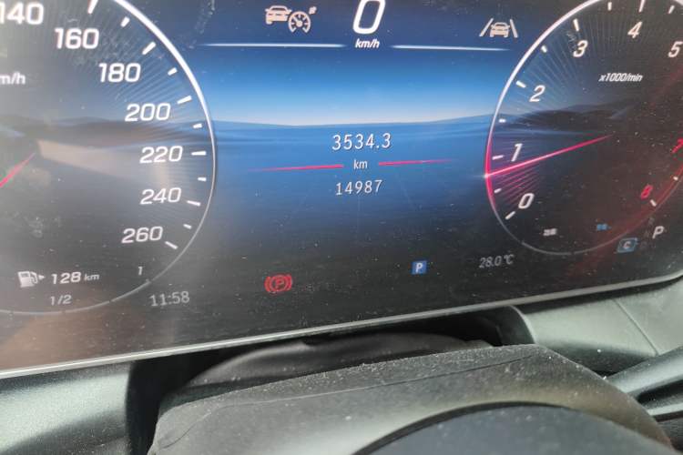 Used Mercedes-Benz GLC 2024 GLC 260 L 4MATIC Luxury Model 5 Seats