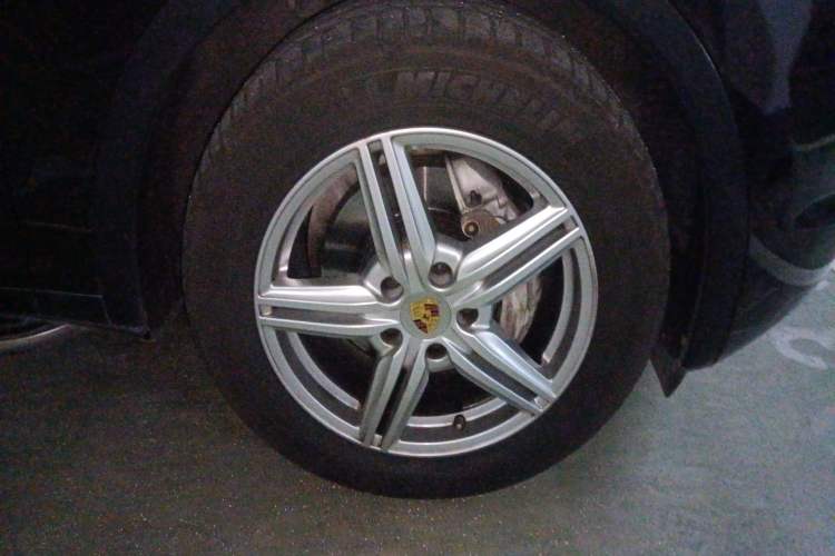 Used Porsche Cayenne 2014 Cayenne Platinum Edition 3.0T