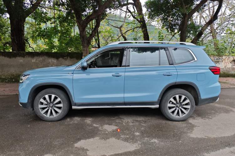 Used Roewe RX8 2018 30T Smart Connectivity Two-Wheel Drive Flagship Edition