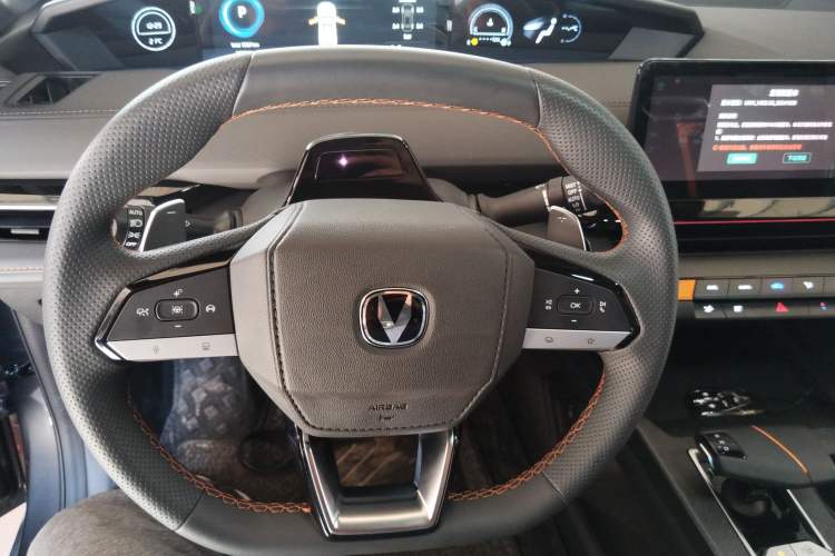 Used Changan UNI-V 2024 1.5T Smart Navigation Version
