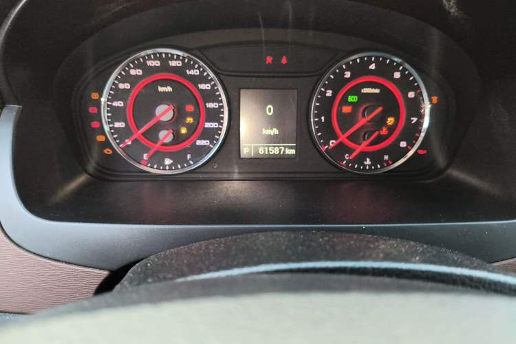 Used SAIC MAXUS G10 2018 PLUS 2.0T Automatic Flagship Edition Odometer Close Up