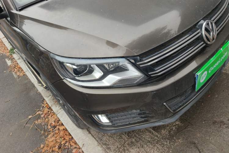 Used Volkswagen Tiguan 2015 1.8TSI Automatic Two-Wheel Drive Luxury Model Right Front Headlight