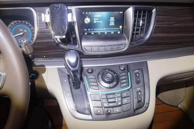 Used Buick GL8 2011 3.0L GT Luxury Business Haoya Edition
