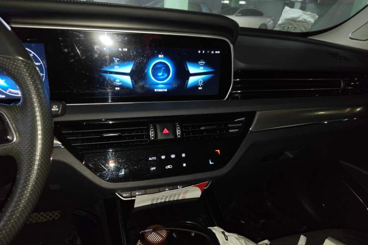 Used Hongqi HS5 2022 Revised Version 2.0T Smart Connect Flagship Edition
